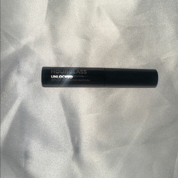 Hourglass essentials - Picture 7 of 8